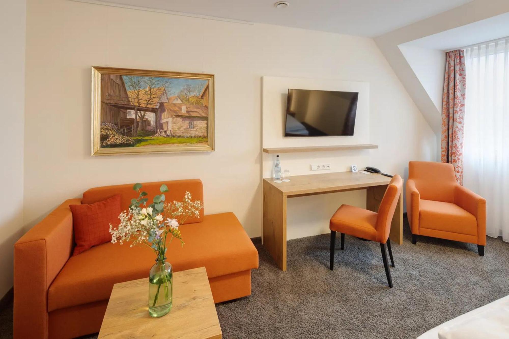 Landhotel Steigenhaus Untermunkheim Экстерьер фото
